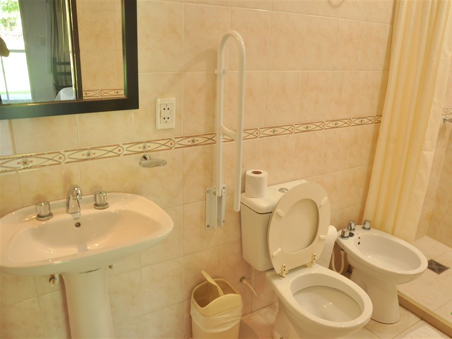 Baño para Discapacitados | Los Nonos Complejo Habitacional - Villa Cura Brochero - Traslasierra