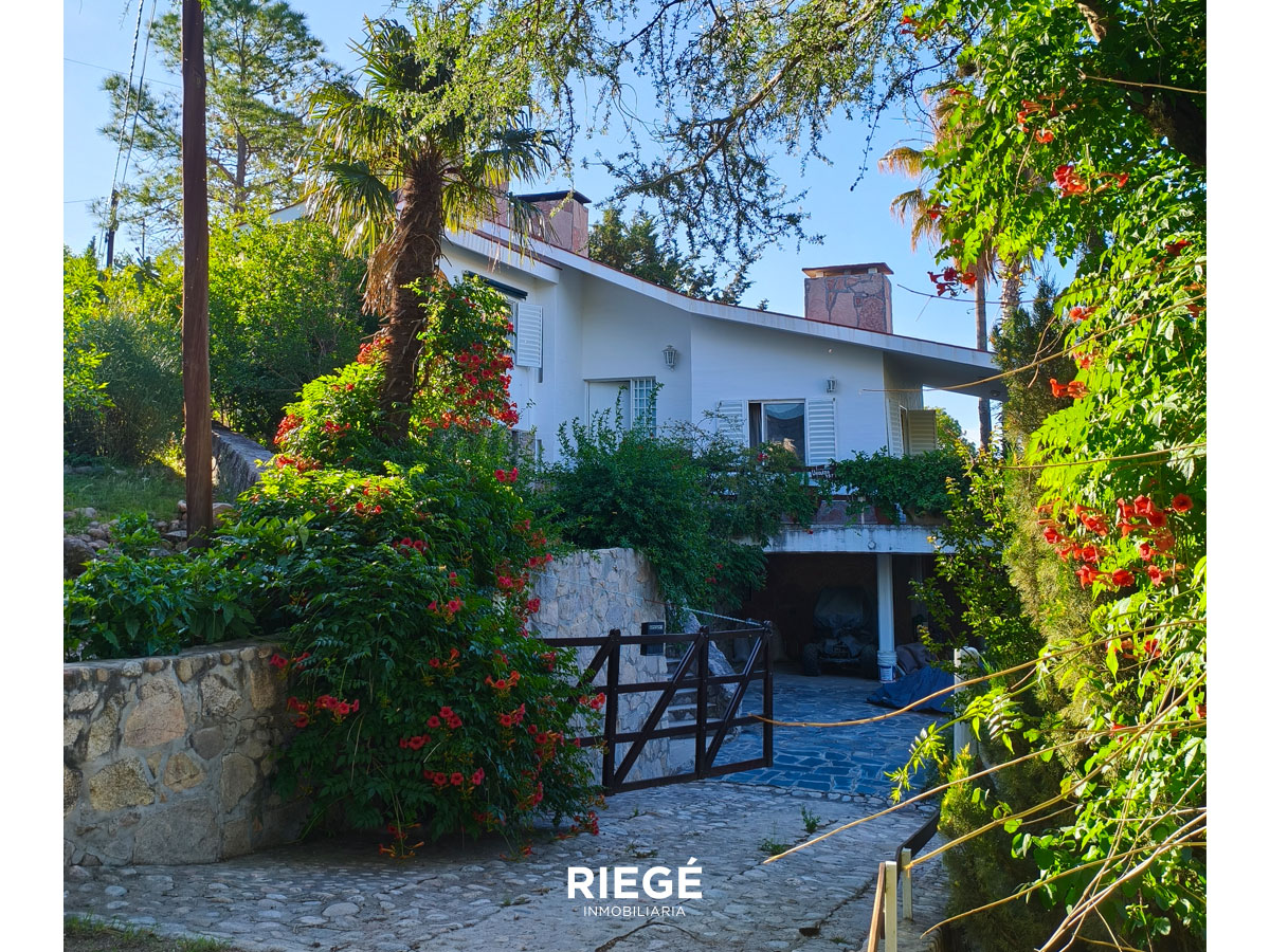 Casa en Barrio Loma Hermosa