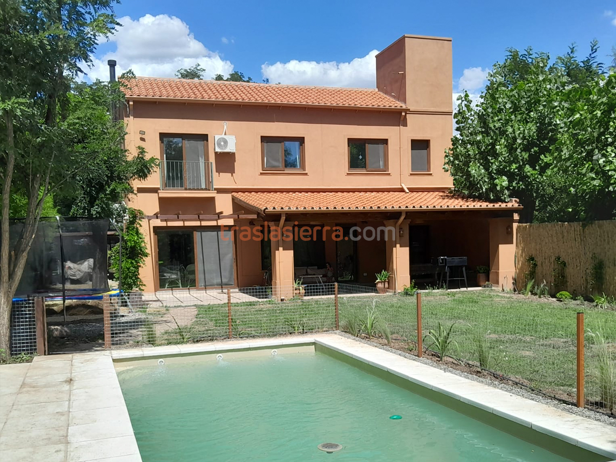 Piscina cercada | Atahualpa - Nono - Traslasierra