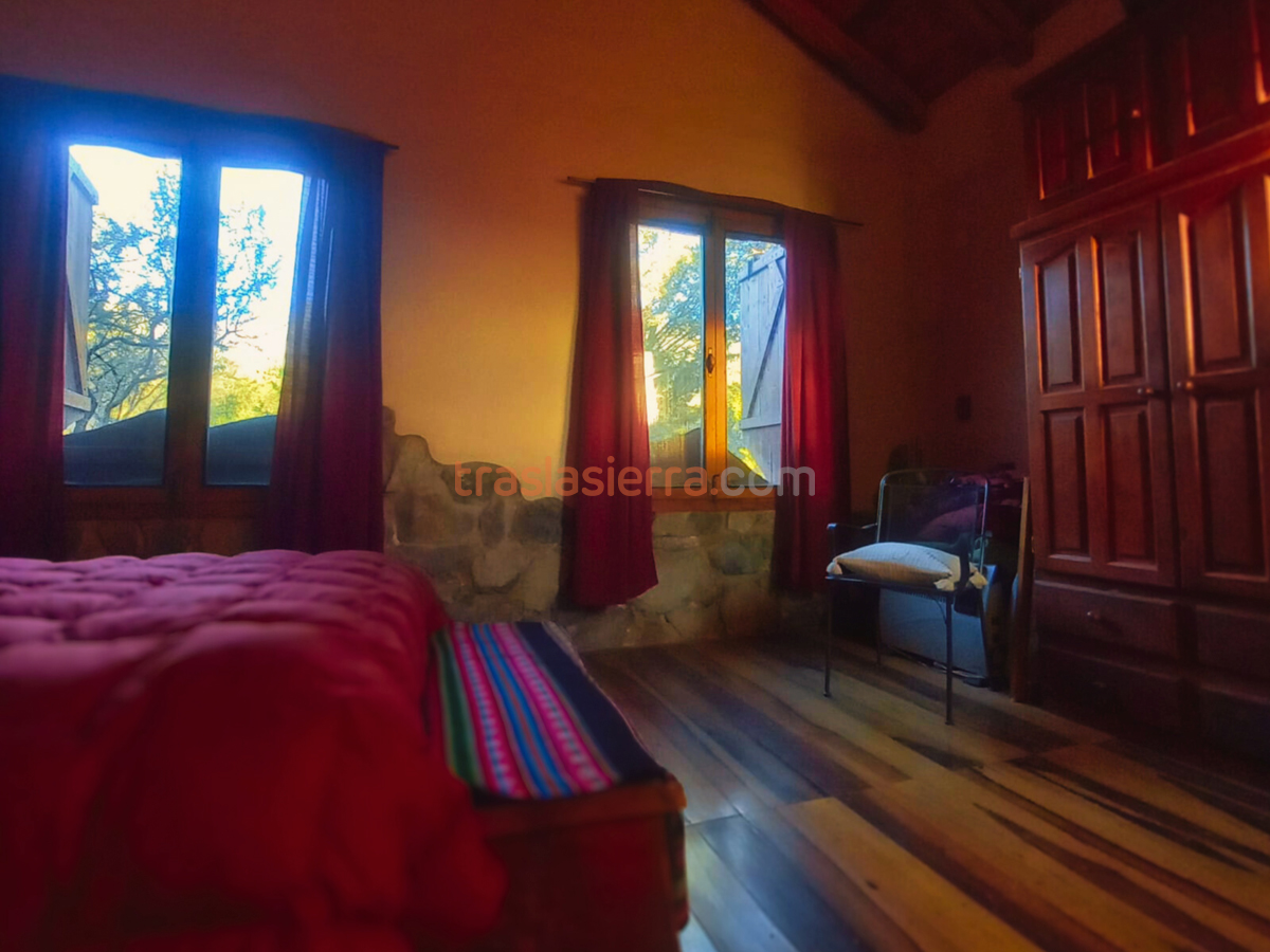 Dormitorio cama matrimonial | La Calandria Casa de Campo - Los Hornillos - Traslasierra Dormitorio cama matrimonial | La Calandria Casa de Campo - Los Hornillos - Traslasierra