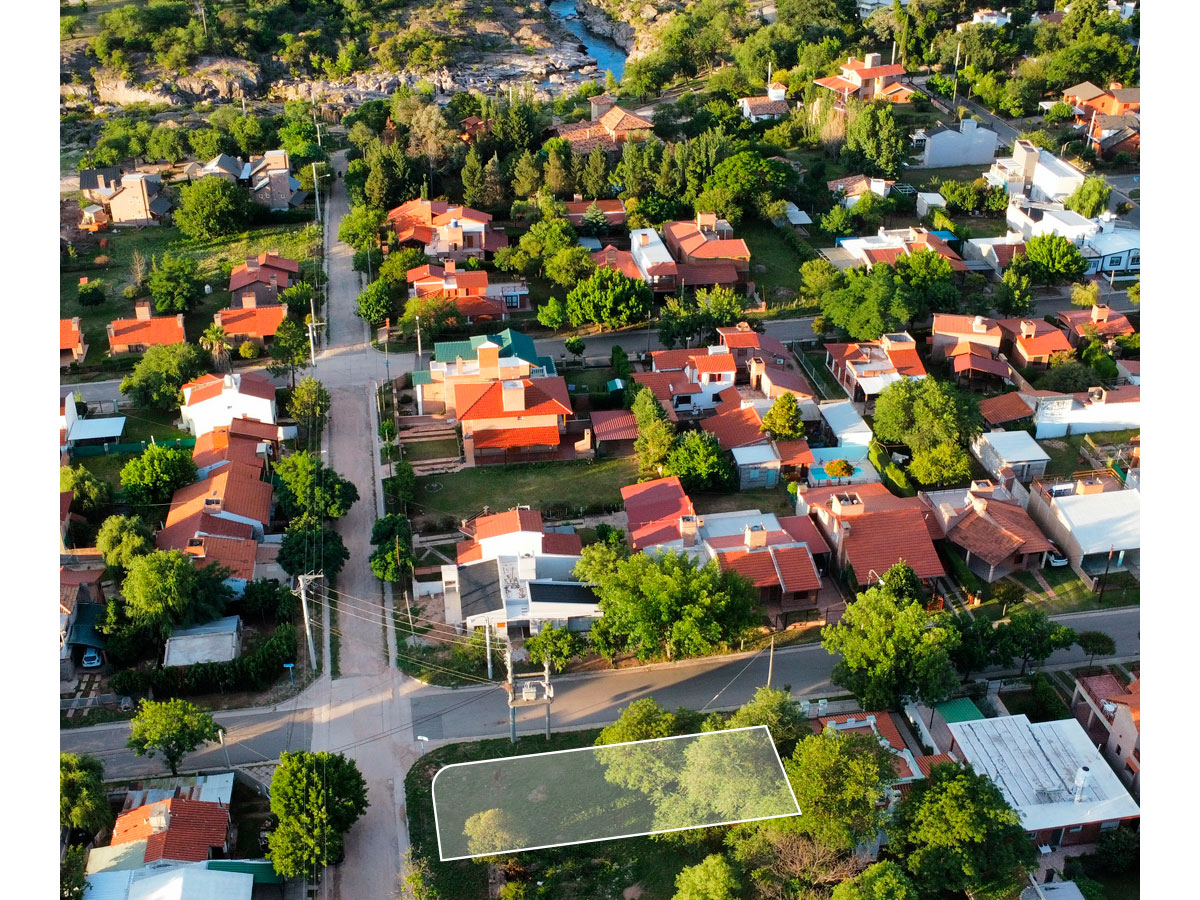 Lote esquina Los Prados y Muiño