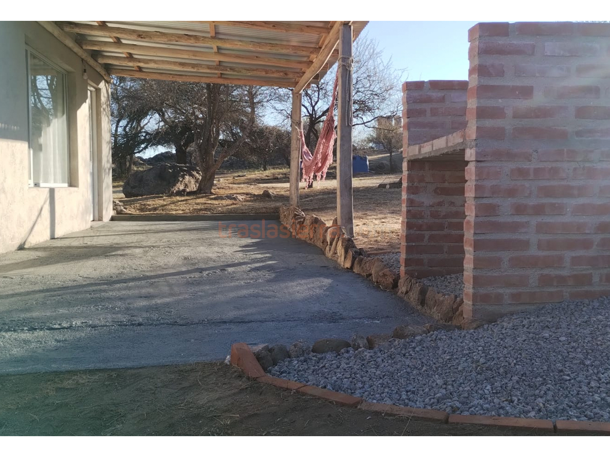 Amplia galería y asador individual | Valle Petra Cabañas - Panaholma - Traslasierra Amplia galería y asador individual | Valle Petra Cabañas - Panaholma - Traslasierra