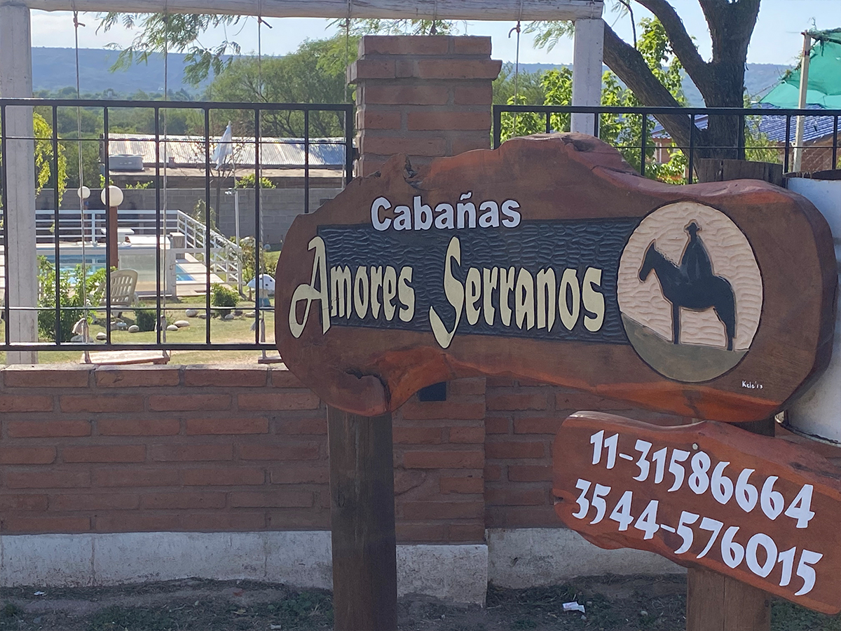 Frente calle | Amores Serranos Cabañas y Departamentos - San Lorenzo - Traslasierra