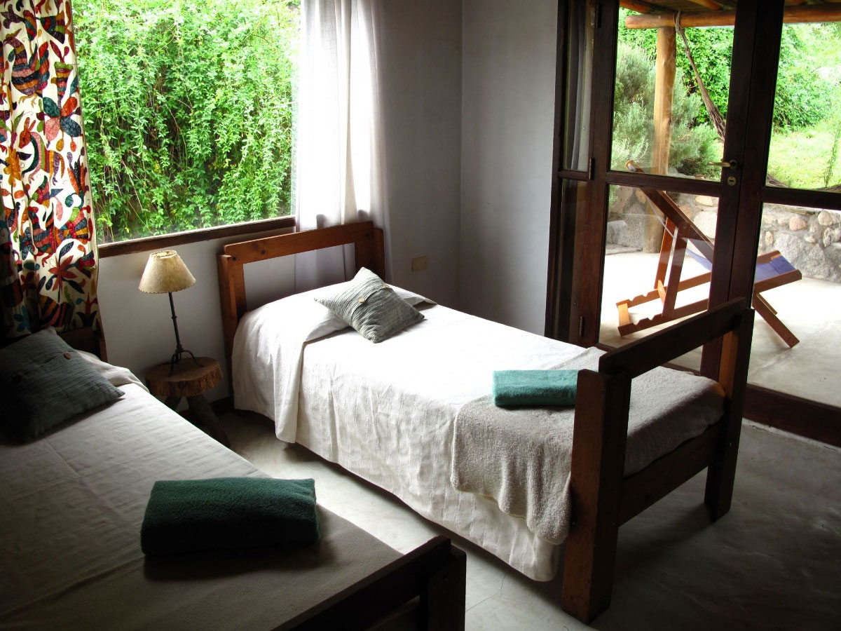 Dormitorio camas simples | Casa Calachacra - Villa de Las Rosas - Traslasierra