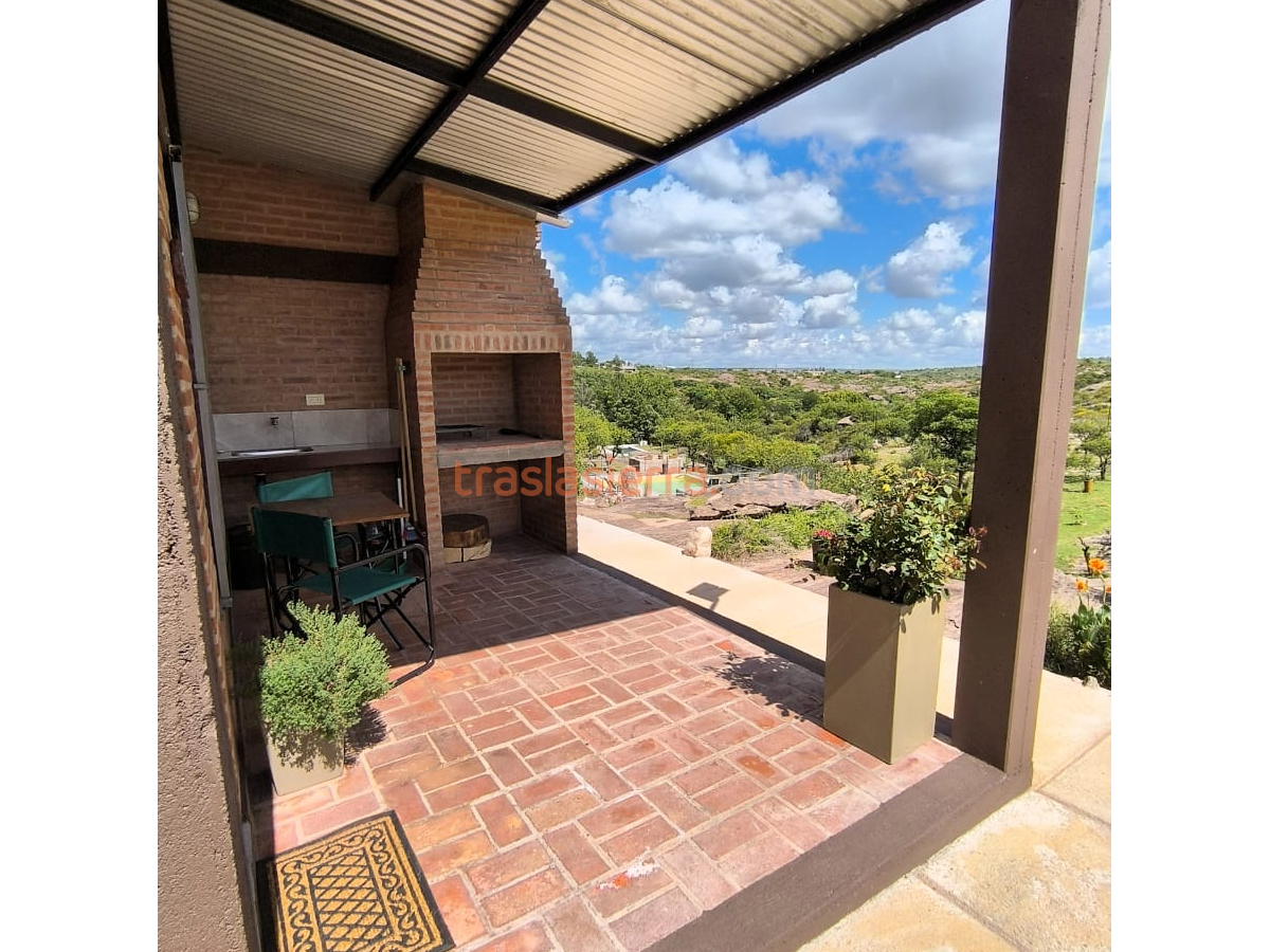 Galería con asador individual | Kuntur Casas de Campo - Mina Clavero - Traslasierra Galería con asador individual | Kuntur Casas de Campo - Mina Clavero - Traslasierra