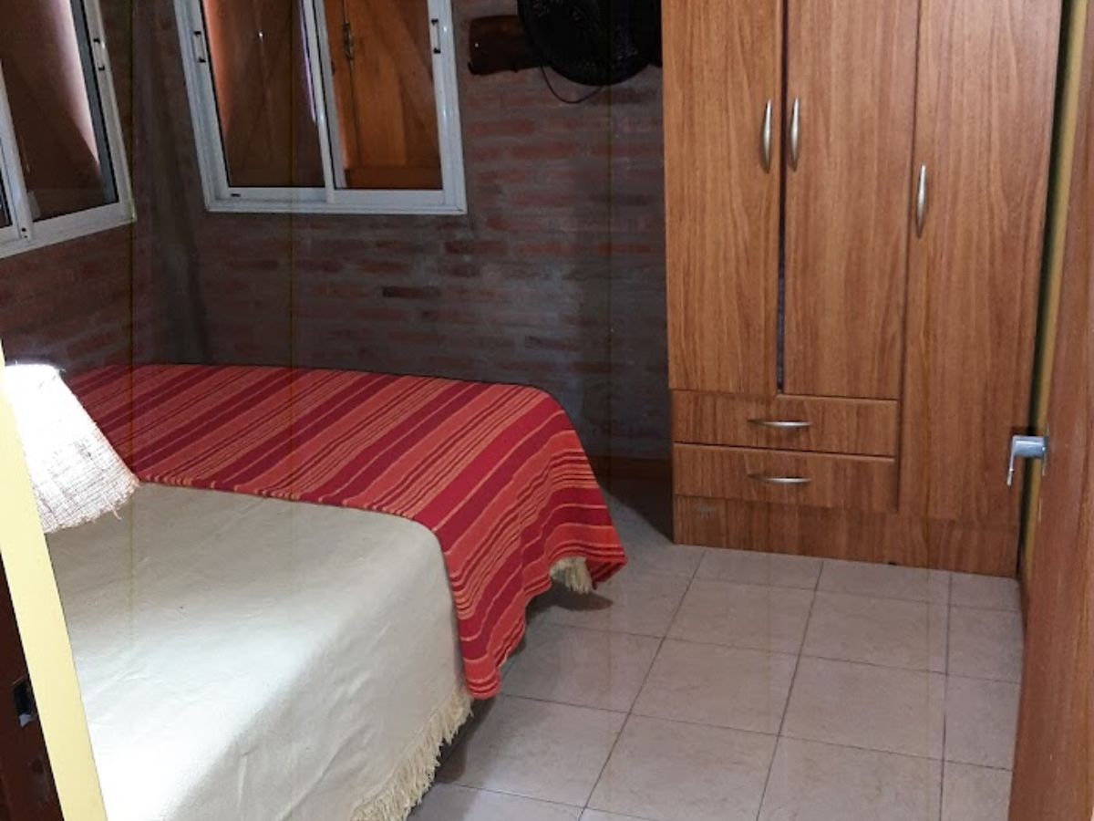 Casa estilo rústico Dormitorio planta baja | Cabañas Colibrí - Las Rabonas - Traslasierra Casa estilo rústico Dormitorio planta baja | Cabañas Colibrí - Las Rabonas - Traslasierra