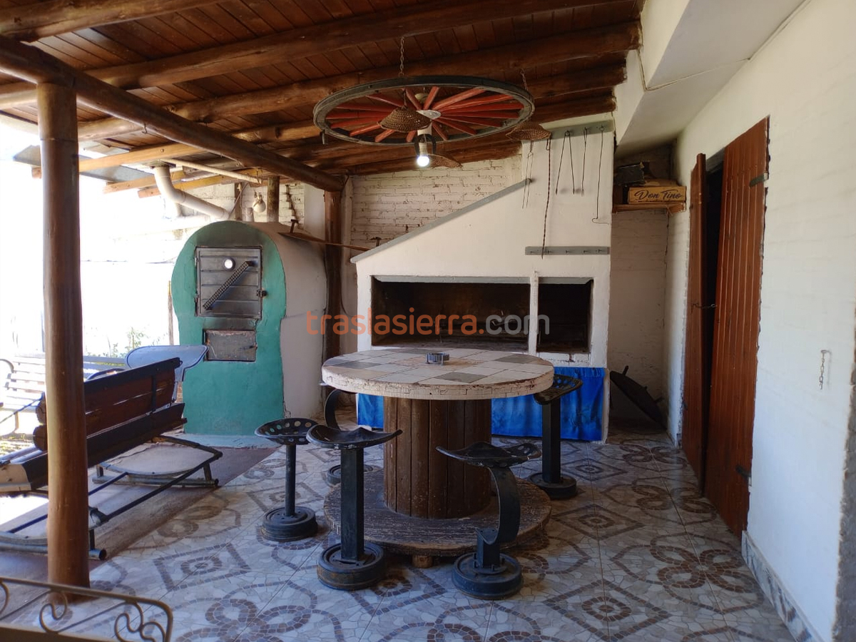 Galería con asador y horno cubierto | Mis Tres Soles Casa - Villa Cura Brochero - Traslasierra Galería con asador y horno cubierto | Mis Tres Soles Casa - Villa Cura Brochero - Traslasierra