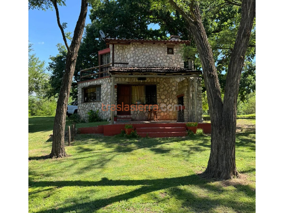 Amplio predio parquizado | Reina Mora Cabañas - Nono - Traslasierra Amplio predio parquizado | Reina Mora Cabañas - Nono - Traslasierra