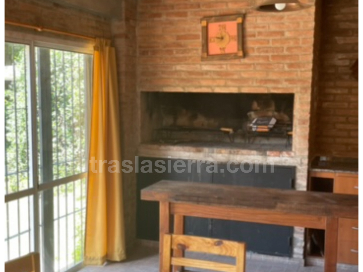 Asador en quincho cerrado | Casa Luisa - Mina Clavero - Traslasierra Asador en quincho cerrado | Casa Luisa - Mina Clavero - Traslasierra