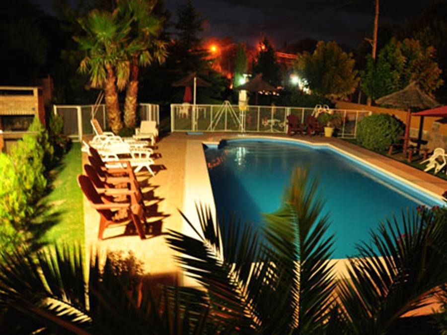 Vista de la piscina | Aluminé Apart Cabañas - Mina Clavero - Traslasierra