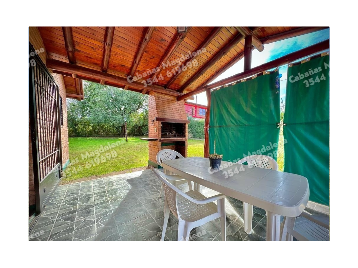 Galería cubierta con asador individual | Cabañas Magdalena - Mina Clavero - Traslasierra