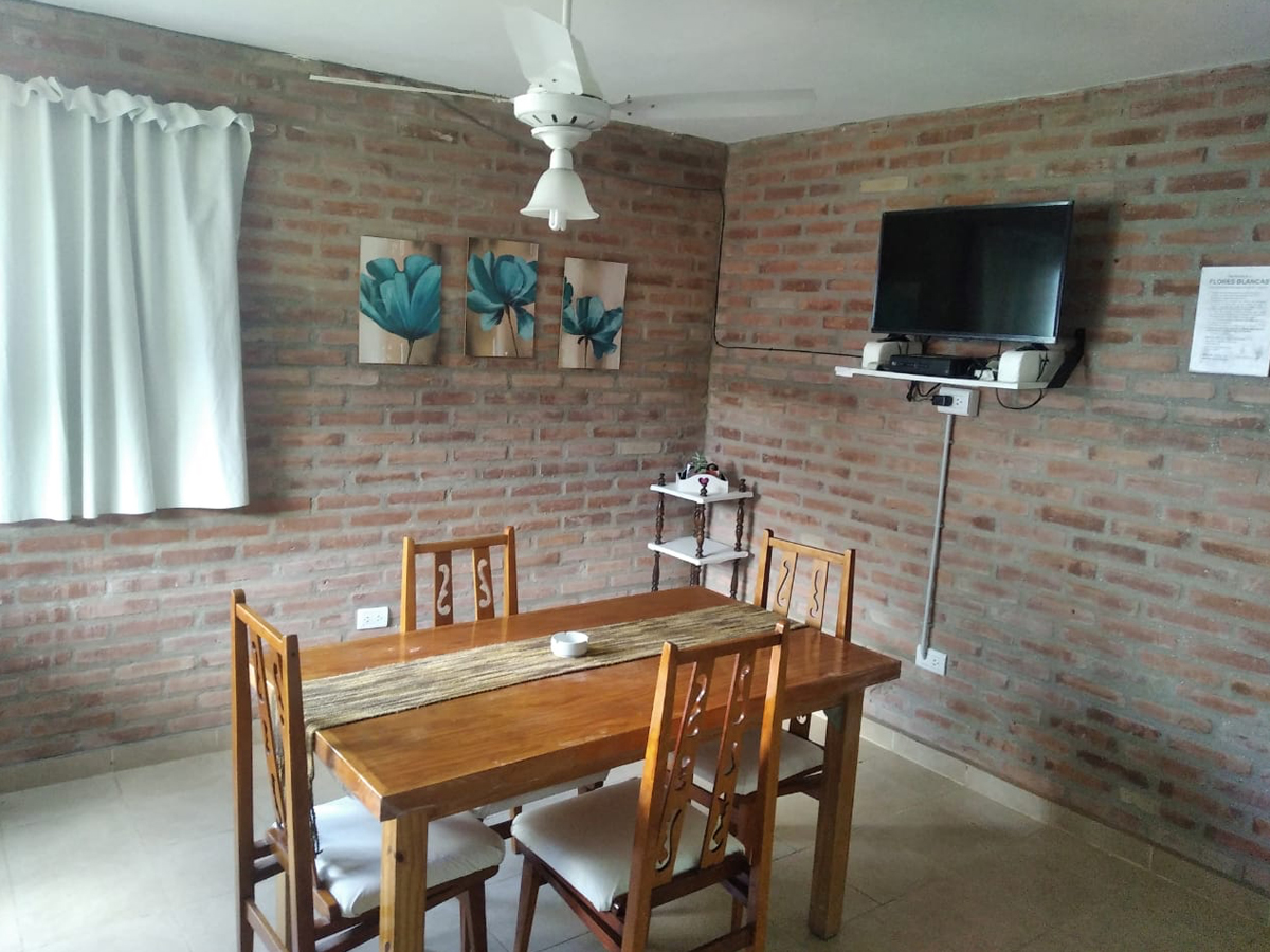 Comedor Casa dos habitaciones. | Flores Blancas Nono Centro - Nono - Traslasierra Comedor Casa dos habitaciones. | Flores Blancas Nono Centro - Nono - Traslasierra