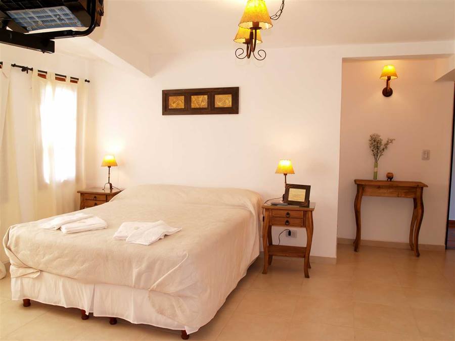 Habitación doble suite premium | Hotel Los Robles - Villa Cura Brochero - Traslasierra