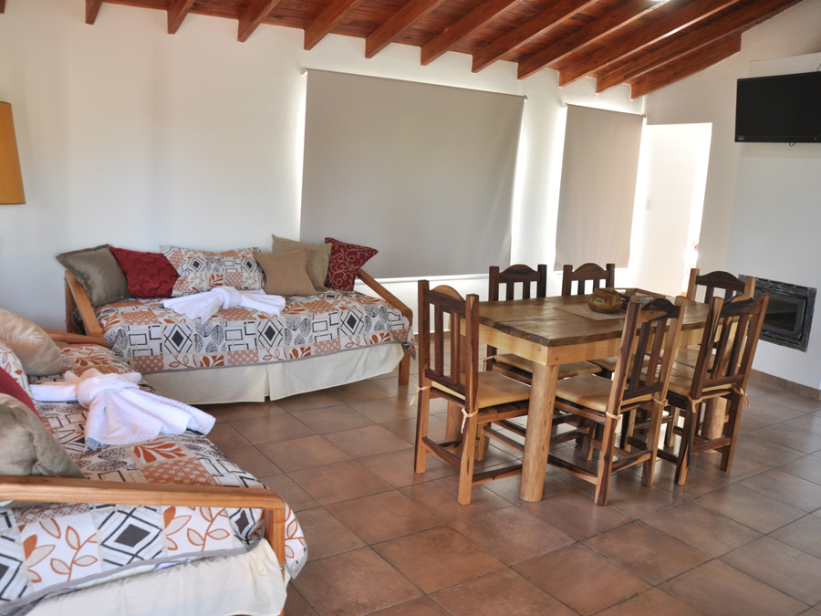 Living comedor | La Aguadita Cabaña - San Lorenzo - Traslasierra Living comedor | La Aguadita Cabaña - San Lorenzo - Traslasierra
