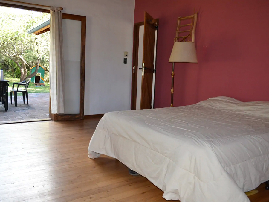 Dormitorio matrimonial | Casa y Cabaña La Atardecida - Villa de Las Rosas - Traslasierra