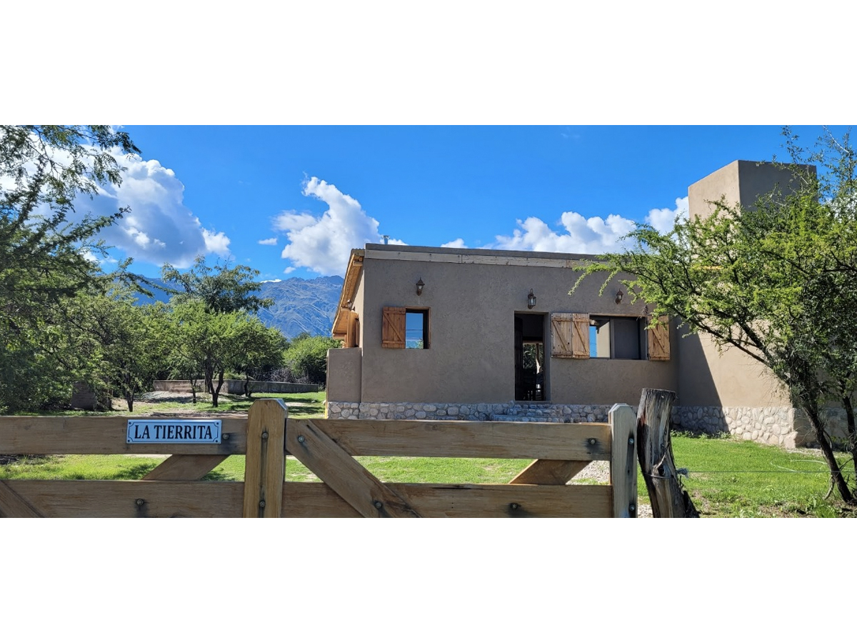 Tranquera ingreso | Casa Tierrita - Los Molles - Traslasierra Tranquera ingreso | Casa Tierrita - Los Molles - Traslasierra