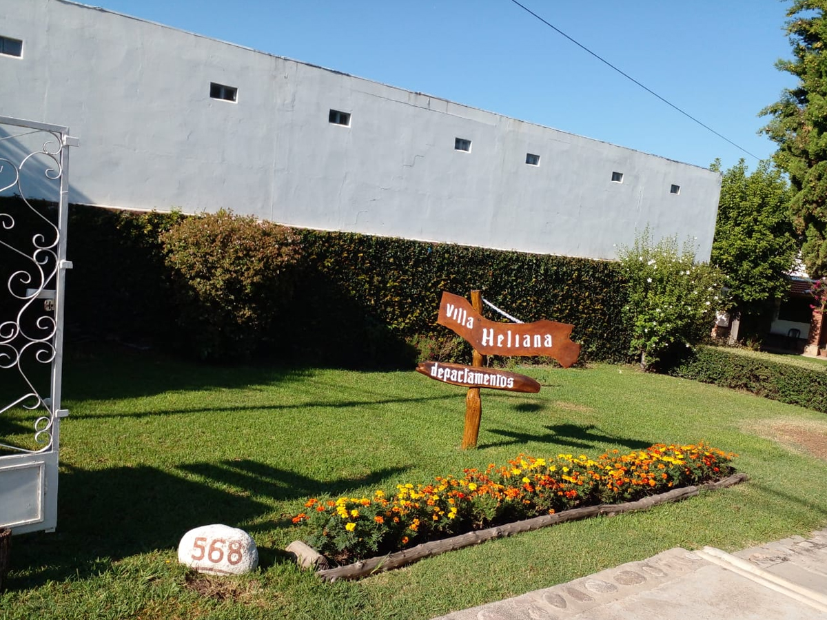 Parque delantero | Departamentos Villa Heliana - Mina Clavero - Traslasierra