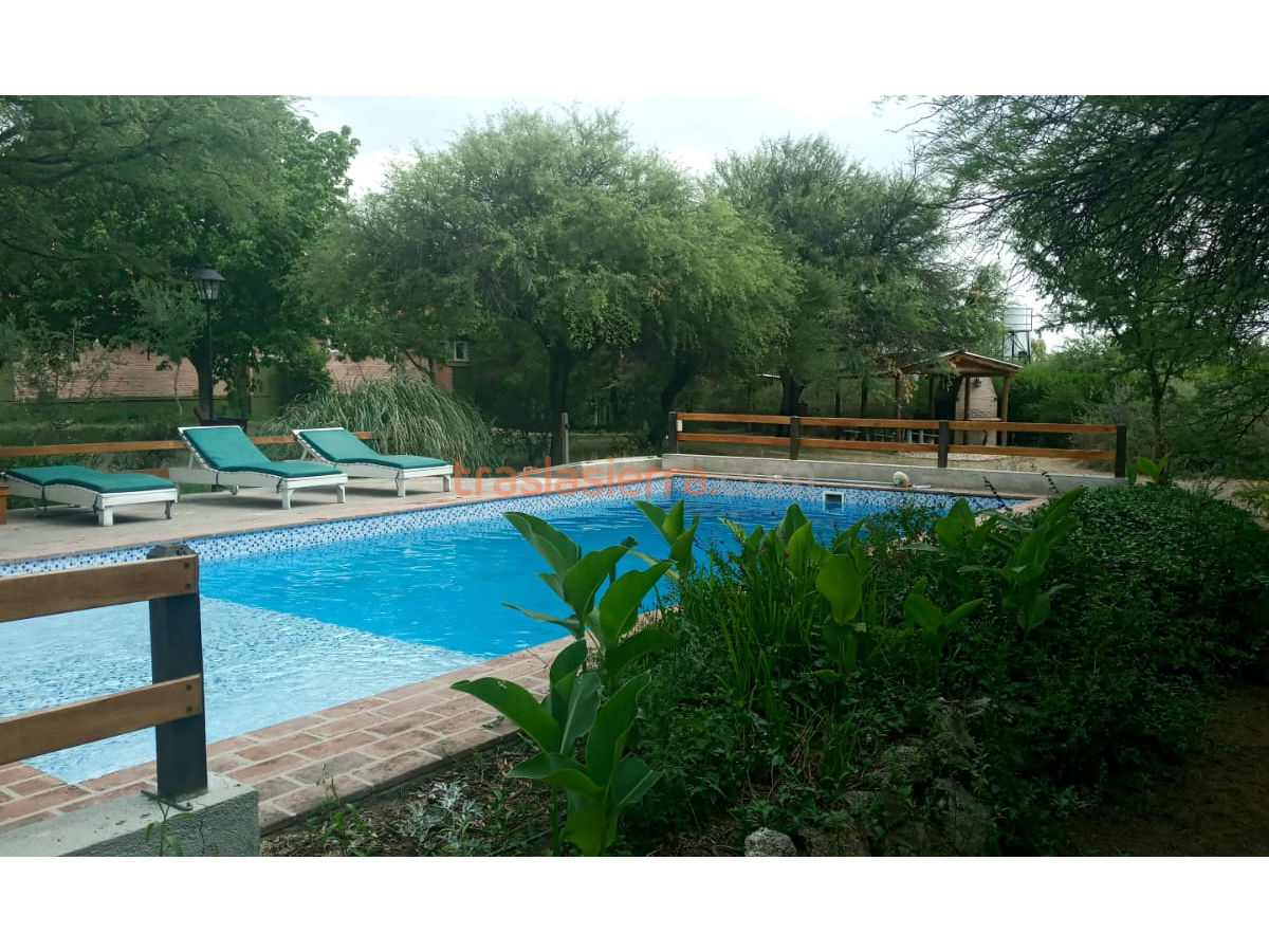 Piscina con solárium | Posada Terracota - Nono - Traslasierra