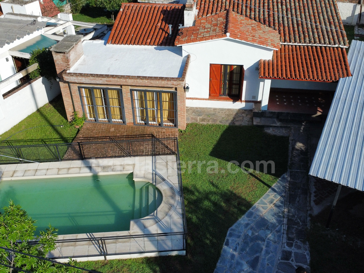 Piscina cercada | Casa Luisa - Mina Clavero - Traslasierra Piscina cercada | Casa Luisa - Mina Clavero - Traslasierra