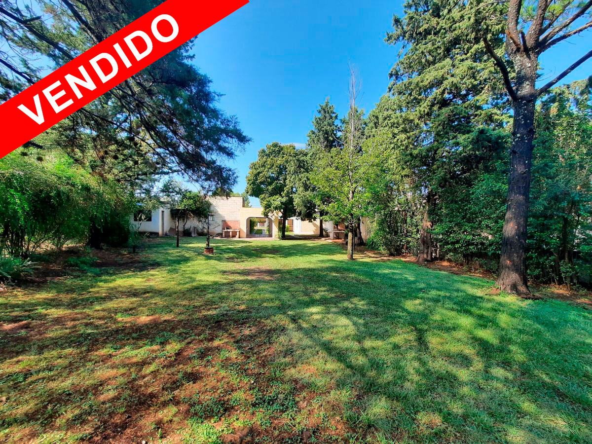 Casa sobre calle 25 de Mayo con salida a Los Aromos