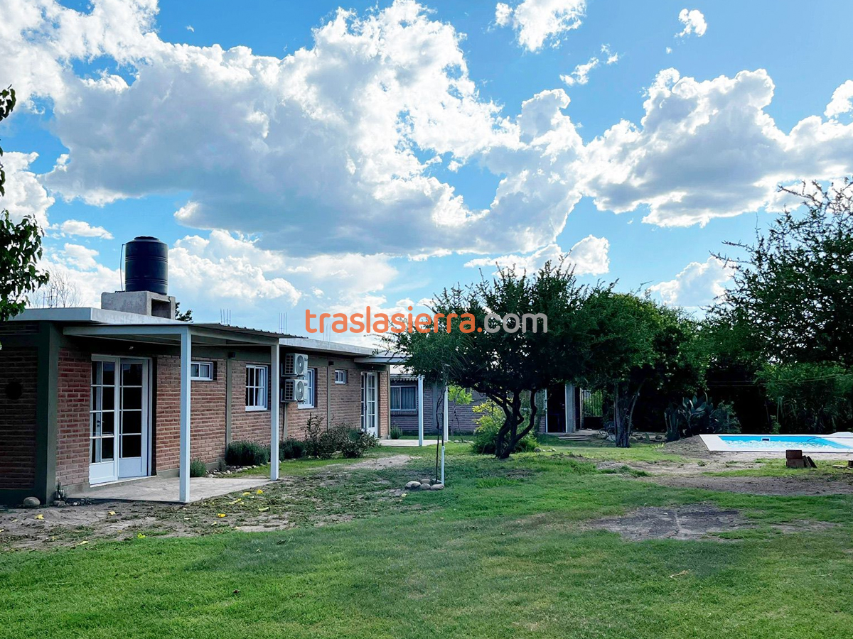 Predio con piscina | La Mora cabañas - Mina Clavero - Traslasierra Predio con piscina | La Mora cabañas - Mina Clavero - Traslasierra