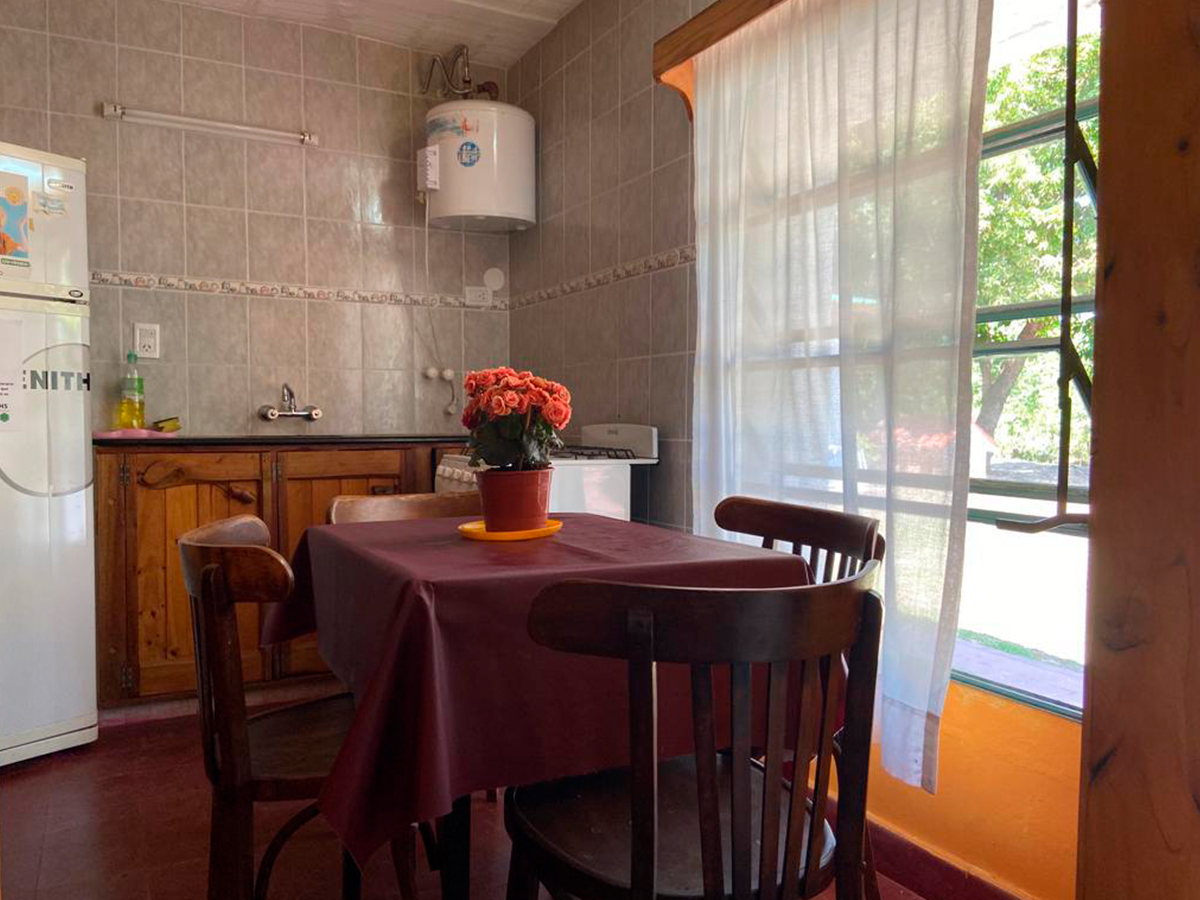 Cocina completa | La Casa de Don Pepe Cabañas - Villa de Las Rosas - Traslasierra