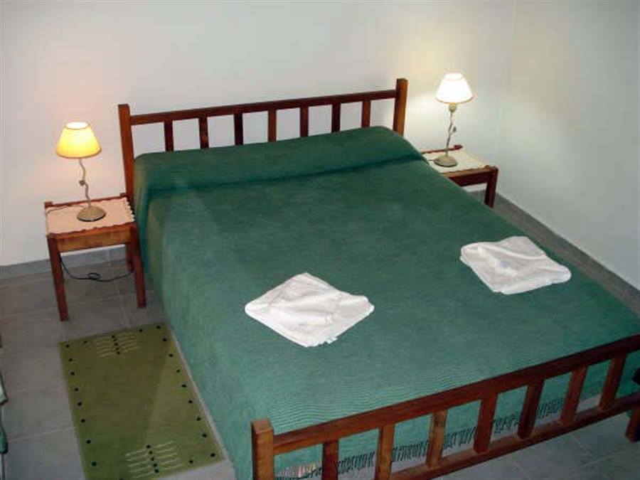 Dormitorio matrimonial de las Cabañas Las Moras en Nono Traslasierra | Cabañas Las Moras - Nono