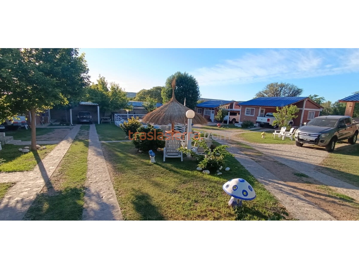 Predio parquizado | Amores Serranos Cabañas y Departamentos - San Lorenzo - Traslasierra Predio parquizado | Amores Serranos Cabañas y Departamentos - San Lorenzo - Traslasierra