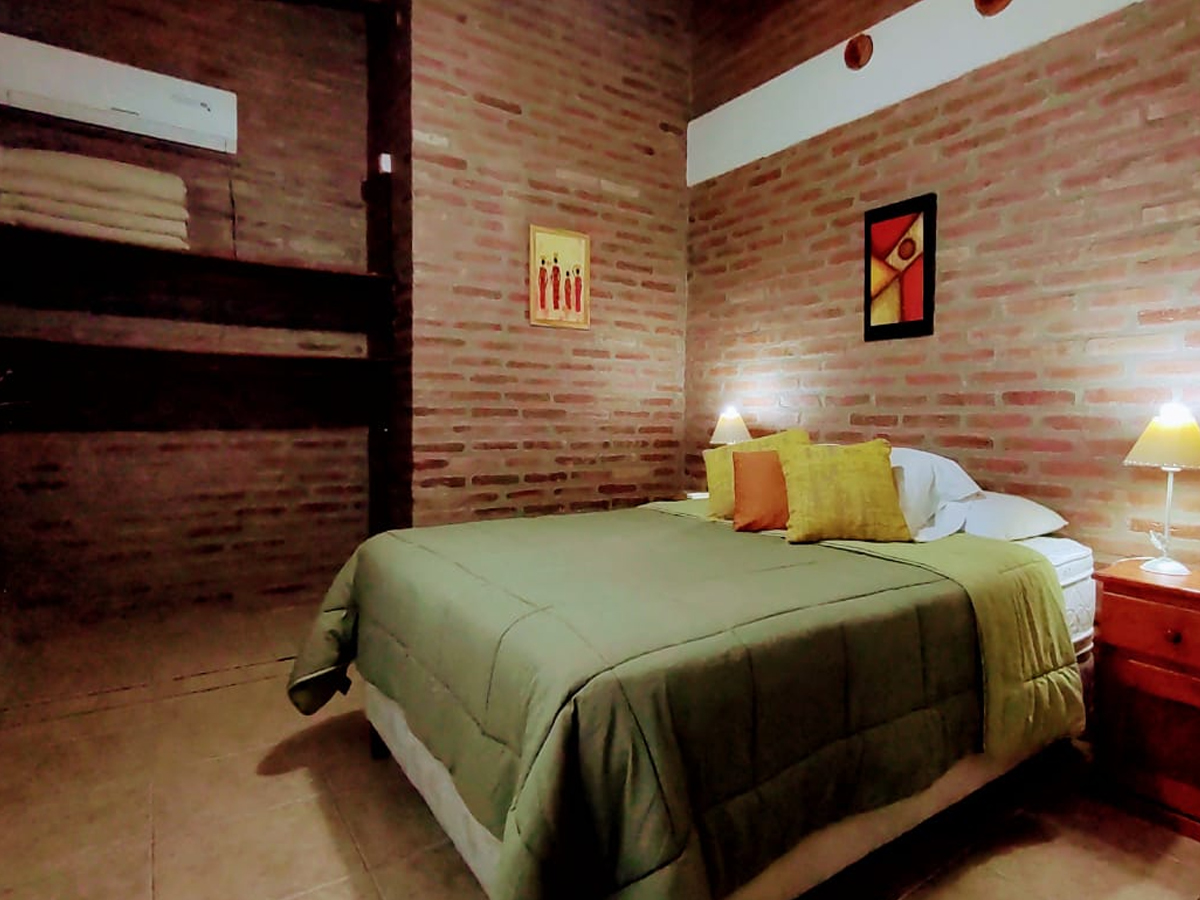 Dormitorio matrimonial | Amsay Cabañas - Villa de Las Rosas - Traslasierra