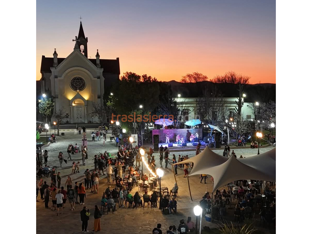 Plaza y feria de Nono | Flores Blancas Nono Centro - Nono - Traslasierra